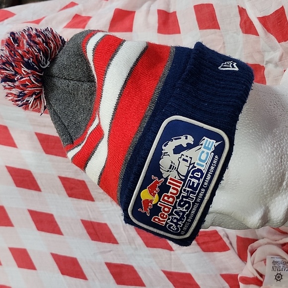 New Era Red Bull Crashed Ice Pom Beanie - Picture 3 of 4